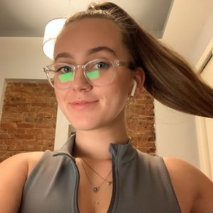 Meet your Posher, Evie